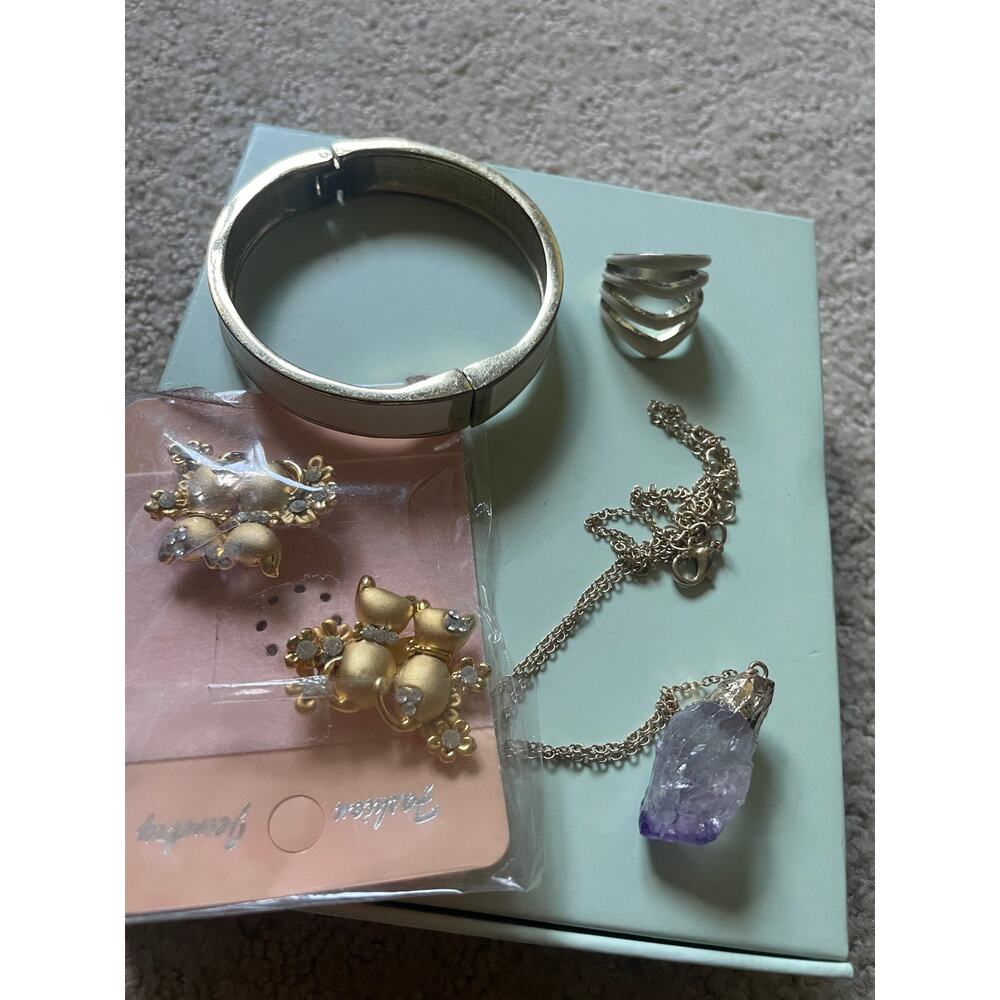 Y2K White Enameled Gold Tone Fashion Jewelry Set